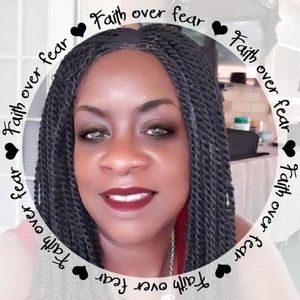 Meet your Posher, Sharon